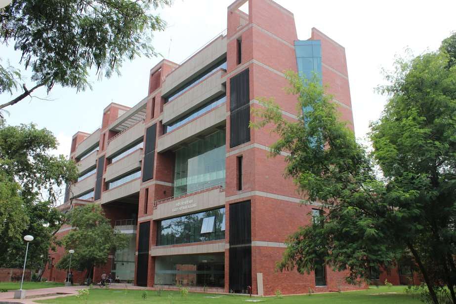 IIT Kanpur: Online Courses, Fees, Working Professionals